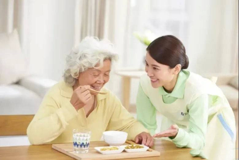 臥床不起老人如何護理？牢記這“六勤”和“六避免”