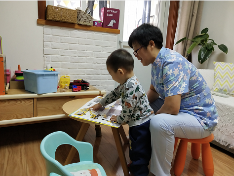 兒童成長陪伴師與高端育兒嫂的區(qū)別，北京大班為您分享（兒童成長陪伴師是做什么的）